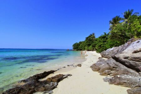 pantai batu topeng