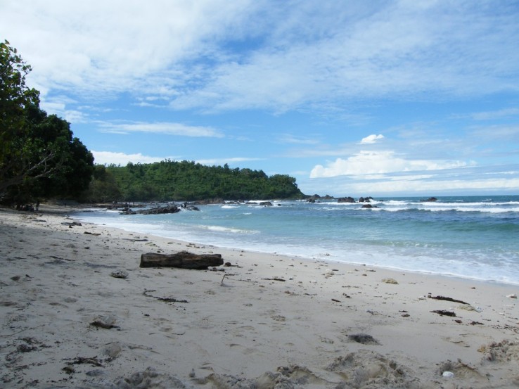 Berwisata ke Pantai Wediombo Gunung Kidul