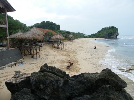 Menikmati Pasir Putih Pantai Indrayanti