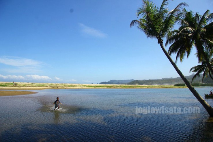 Keindahan Pantai Soge, Pacitan, Pantai Cantik di Jawa Timur