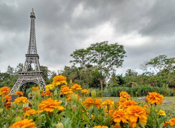 Berkeliling Dunia Di The World Landmarks Merapi Park Jogja Berkeliling Dunia Di The World Landmarks Merapi Park Jogja