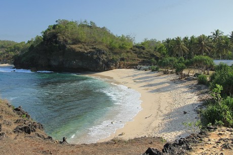 Pantai Srau, Pantai Perawan yang Wajib dikunjungi di Pacitan