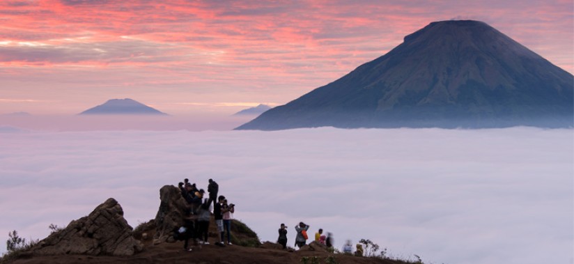 Golden Sunrise Sikunir Dieng