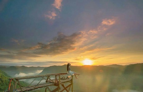 Spot Sunrise Terbaik Di Bukit Panguk Kediwung Bantul Jogja