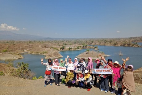 Ibu Rini & Rombongan