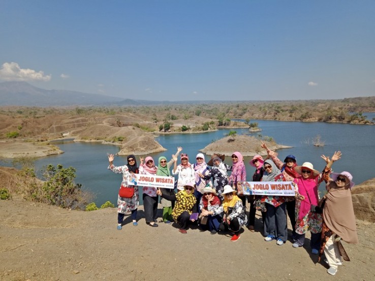 Ibu Rini & Rombongan