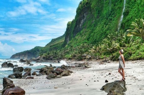 Panorama Elok Pantai Menganti Kebumen yang Instagrammable