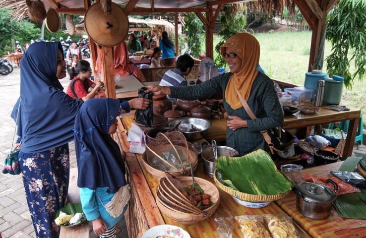 Pasar Kaki Langit Mangunan, Destinasi Wisata Kuliner Terhits di Jogja
