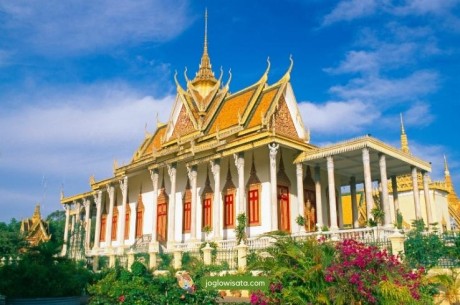 5 Rekomendasi Wisata Kamboja yang Ikonik