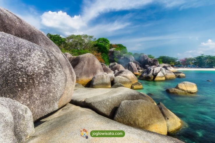 5 Novel yang Bikin Pengen Traveling, Siap-Siap Packing Setelah Baca!