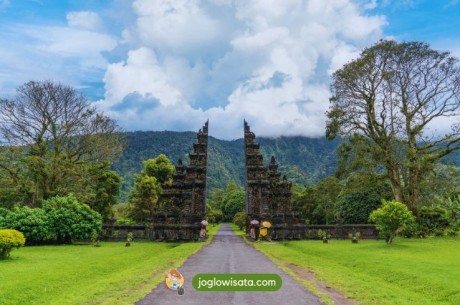 Tour Bali Wajib ke Handara Gate, Kenapa Nggak?