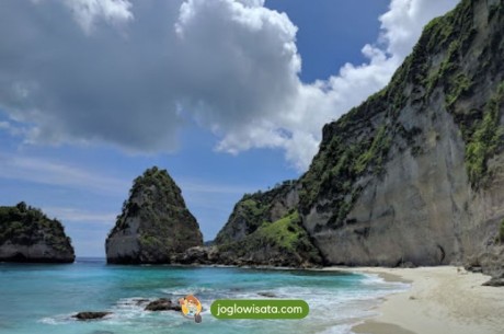 Atuh Beach Nusa Penida, Keindahan Alam yang Masih Tersembunyi
