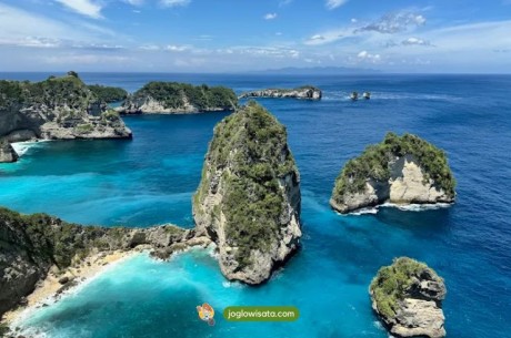 Eksplor Raja Lima Nusa Penida, Spot Instagramable yang Wajib Masuk Bucket List!
