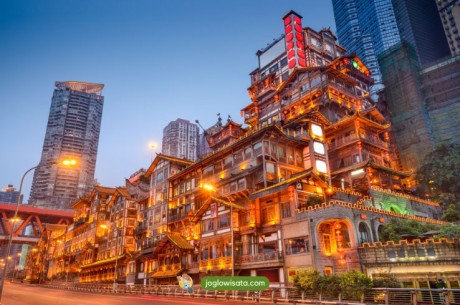 Ide Liburan Nggak Biasa? Coba Wisata Chongqing yang Lagi Hits Ini!