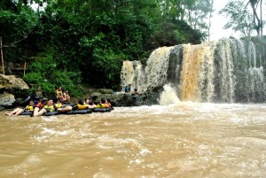 River Tubing Kali Oya