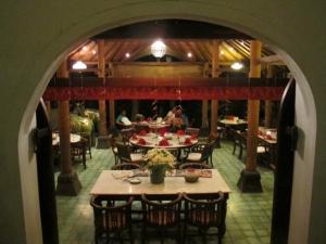 Gadjah Wong Resto