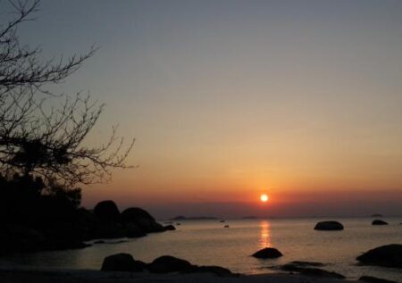 sunset pantai tanjung tinggi