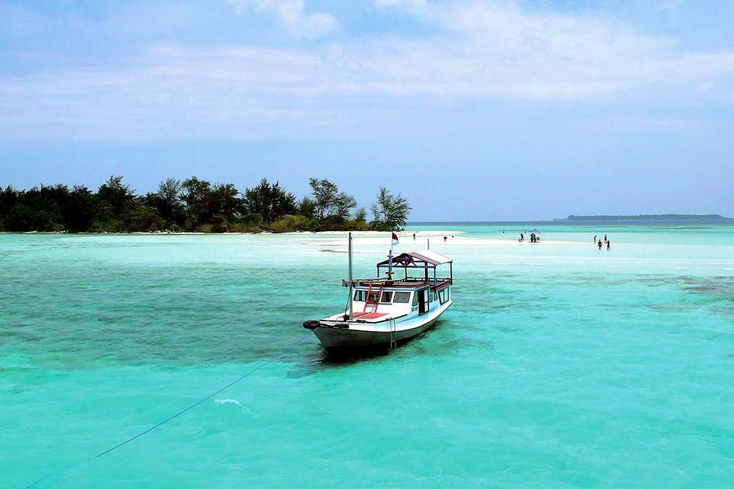 Paket Wisata Karimunjawa 3 Hari 2 Malam Joglo Wisata