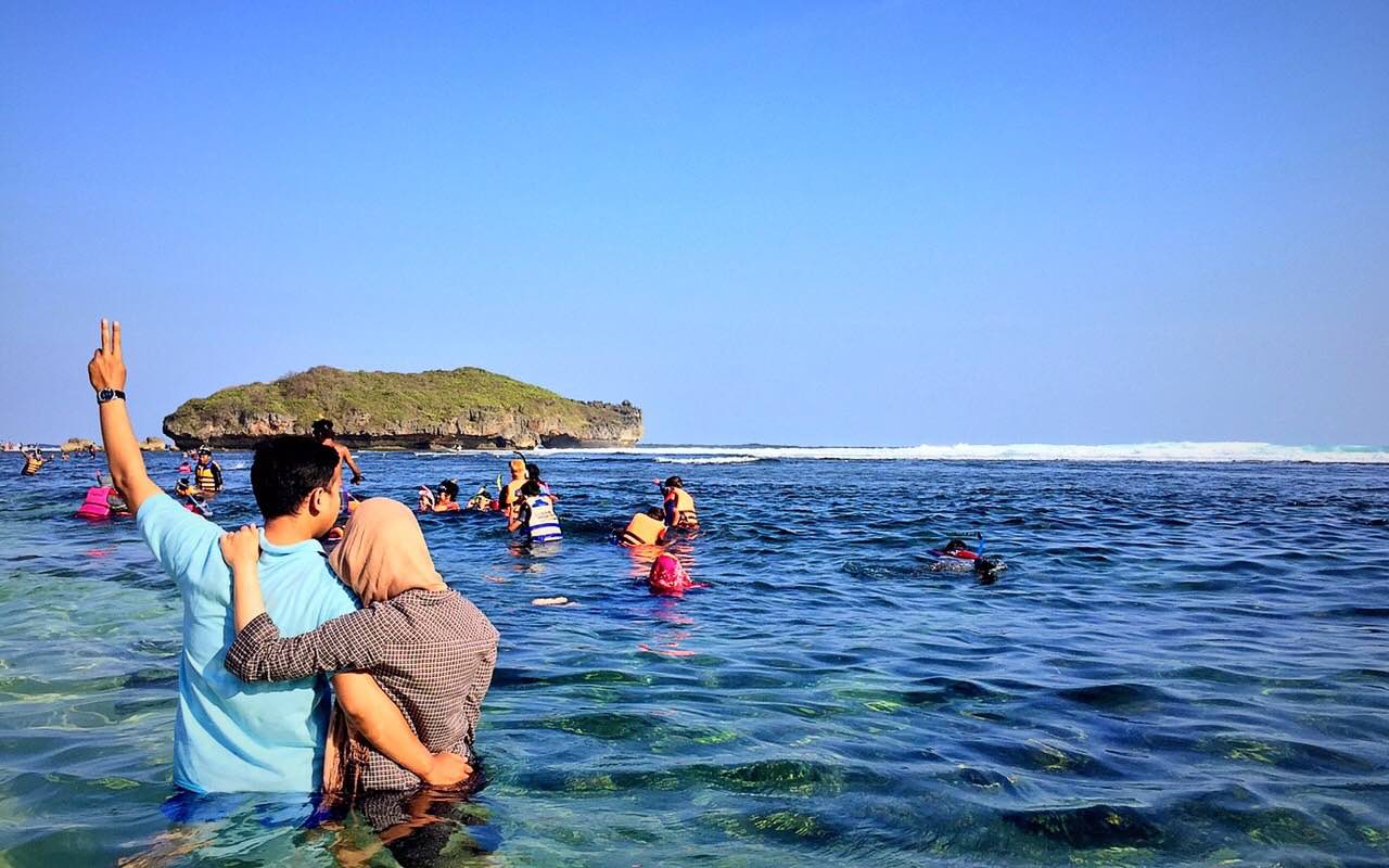 Yuk Snorkling Di Pantai Sadranan Gunungkidul Joglo Wisata