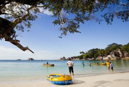 Pantai Tanjung Tinggi, Belitung