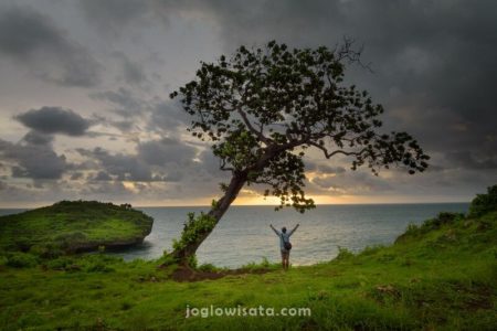 Pantai Kesirat Sunset