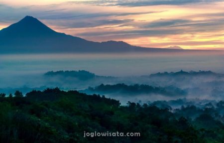 Punthuk Setumbu Sunrise, Magelang