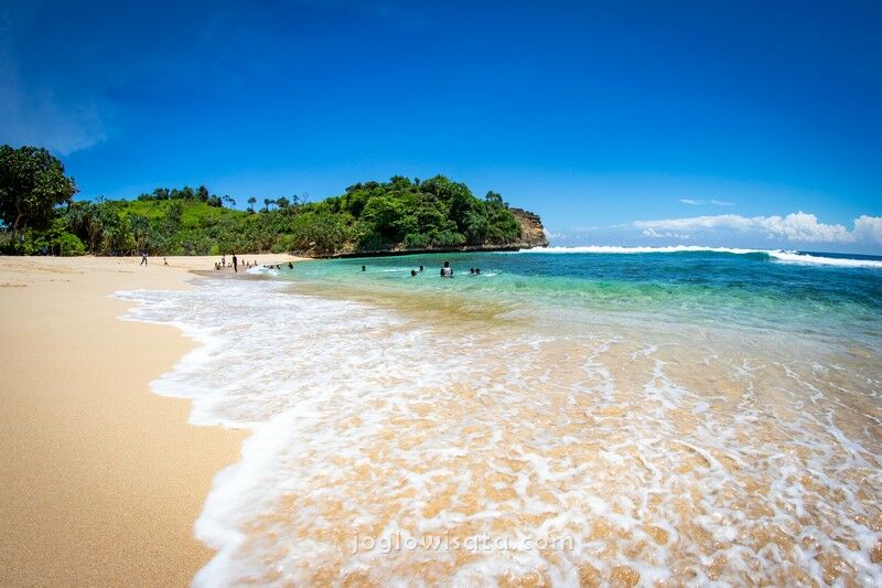 Malang Pantai Ngudel Joglo Wisata