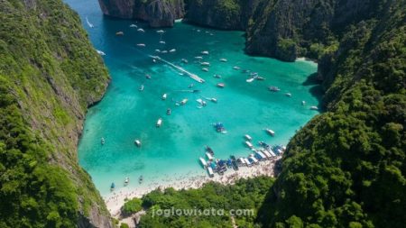 Maya Bay, Phi Phi, Thailand