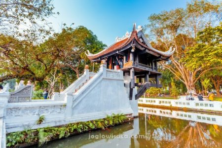 One Pillar Pagoda, Vietnam