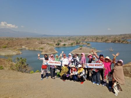 Ibu Rini - Paket Wisata Banyuwangi