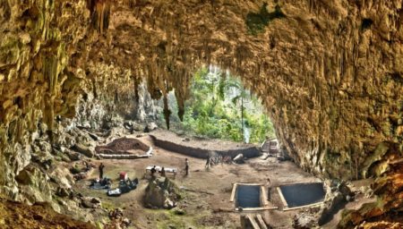 Goa Batu Cermin Labuan Bajo