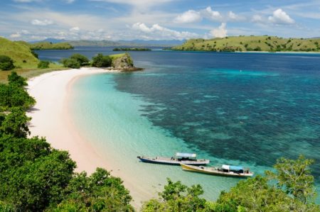 Pink Beach Labuan Bajo