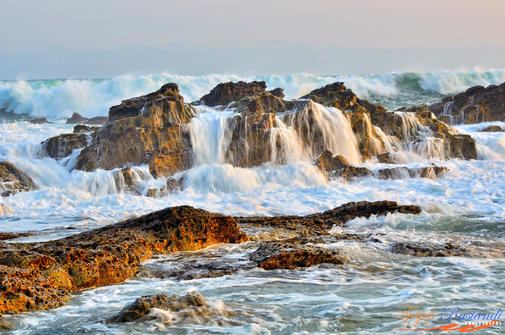 Paket Wisata Pantai Sawarna 3 Hari 2 Malam Joglo Wisata