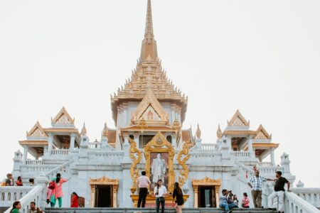 Golden Buddha (Wat Traimit) joglo wisata