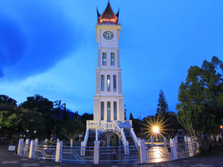 Jam Gadang-joglo wisata