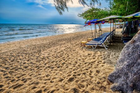 Jomtien Beach joglo wisata