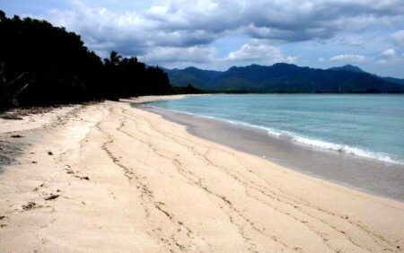 Pantai Sire Lombok_joglo wisata