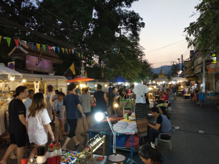 Rachadamnoen Rd, Tambon Si Phum, Mueang Chiang Mai District