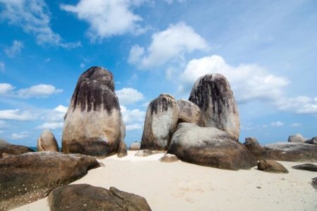 Pulau Batu Berlayar Belitung