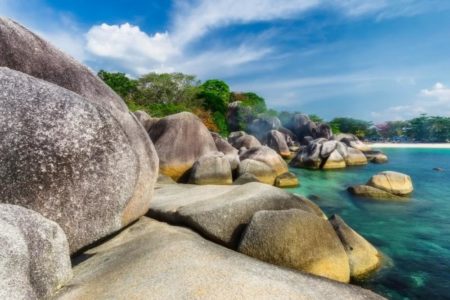 Pantai Tanjung Tinggi Belitung