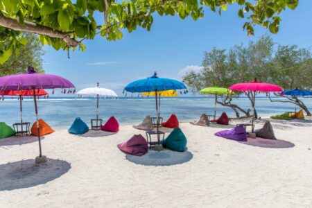 Gili Trawangan Lombok yang terkenal alam bawah lautnya untuk snorkeling dan diving