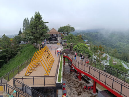 Menara Langit Ketep Pass