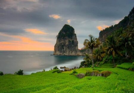 Pantai Pangasan Pacitan