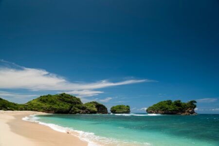 Pantai Watu Karung Pacitan