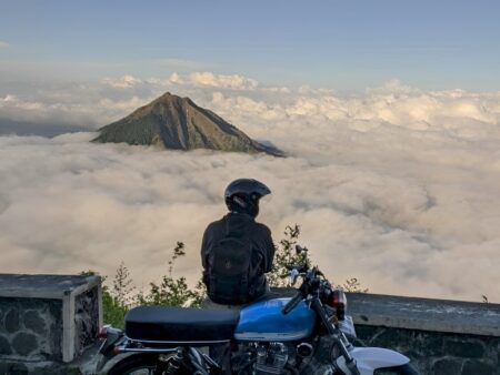 Puncak Gunung Telomoyo