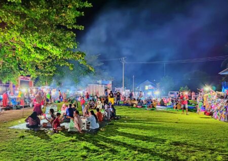Berburu Kuliner dan Souvenir di Alun-alun Karimunjawa