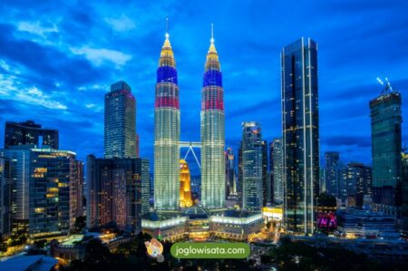 Rekomendasi Homestay dengan View KLCC di Malaysia