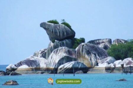 Pantai Burung Mandi, Hamparan Laut Pasir Putih yang Memesona