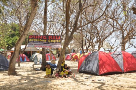 camping pantai slili