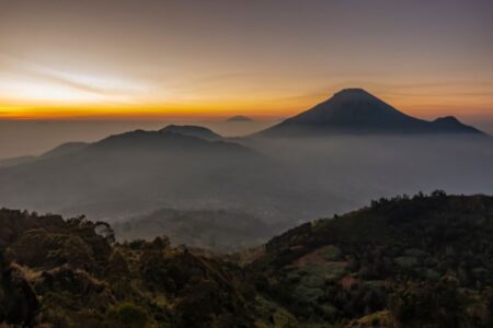 Golden Sunrise Bukit Sikunir Dieng